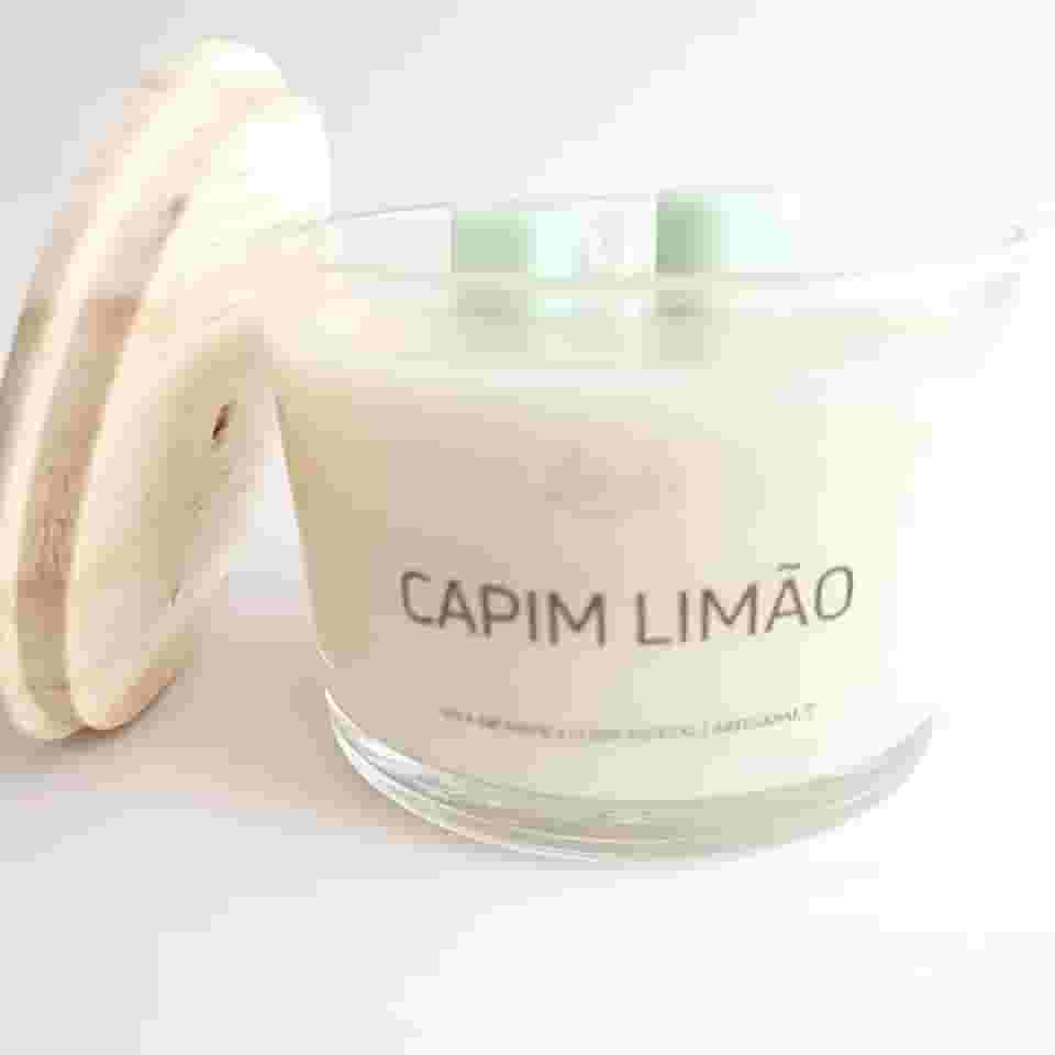 Vela Aromática Vegetal Perfumada Capim Limão 120g com tampa
