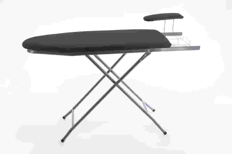 Tábua Mesa de Passar Extra Forte c/ Passa Mangas Preta - Marca Smart Aço