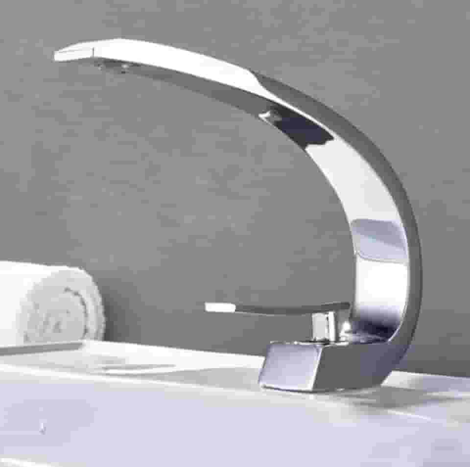 Torneira Monocomando Luxo para Banheiro, Design Curvo, 3 Cores Disponíveis, Misturador para Lavatório (Cinza Cromado)