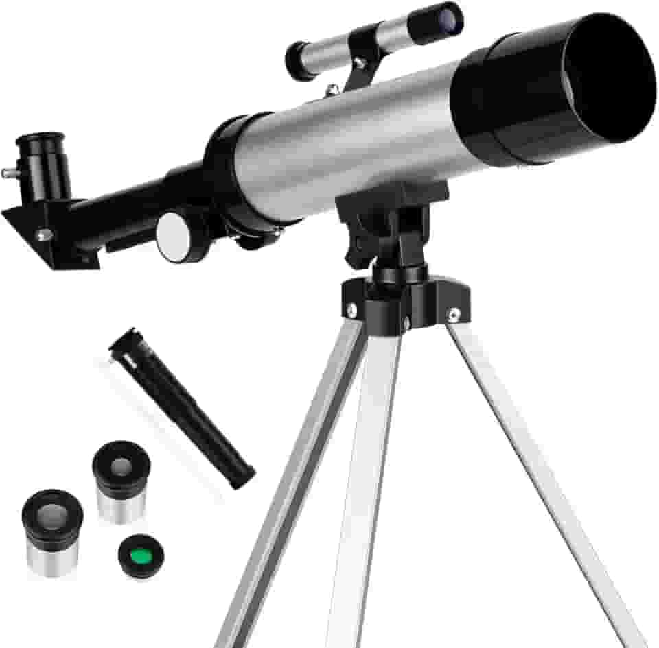 Kit Telescópio Astronômico Portátil com Tripé, Retrátil, 50mm de Abertura, 3 Oculares, Ideal para Iniciantes, Crianças, e Estusiastas da Astronomia, Cor Preto e Prata.