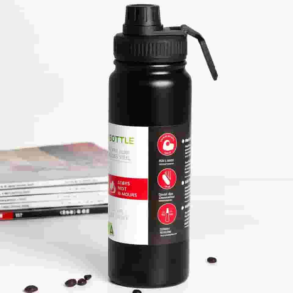 Garrafa Térmica Esportiva 800ml Aço Inox 304 Preta Academia Tampa Antivazamento Alça Dobrável BPA Free Parede Dupla Vácuo Fria 12h Quente 8h Infusor Frutas Portátil Elegante Durável