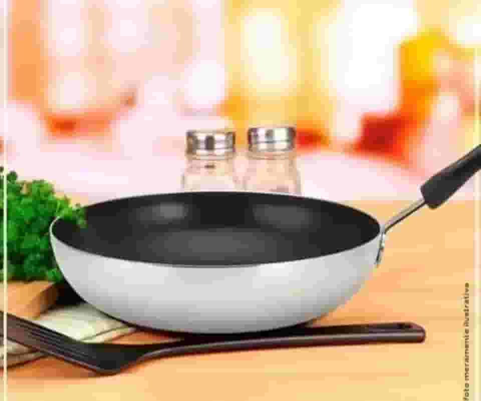 Panela Wok Viena Teflon 32cm Ideal Yakisoba Frango Xadrez