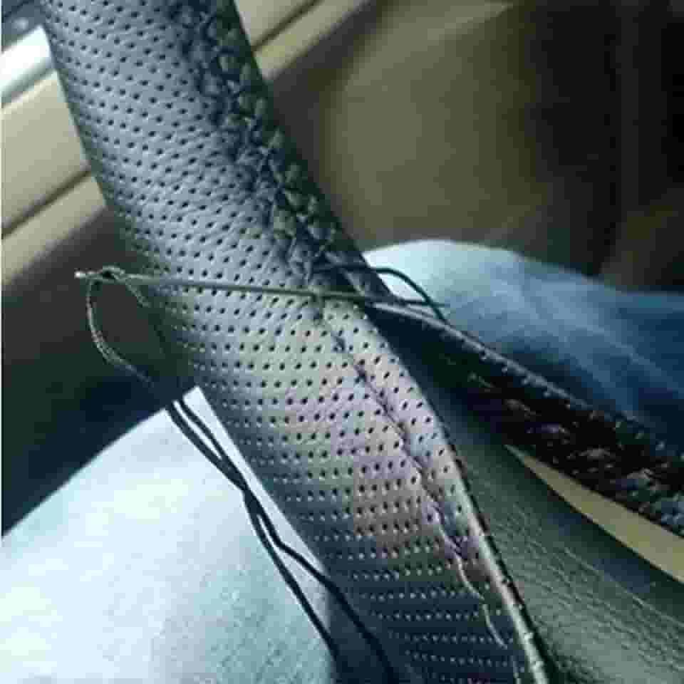 Capa De Volante Costurada Couro Para Carro Ecológico Preta