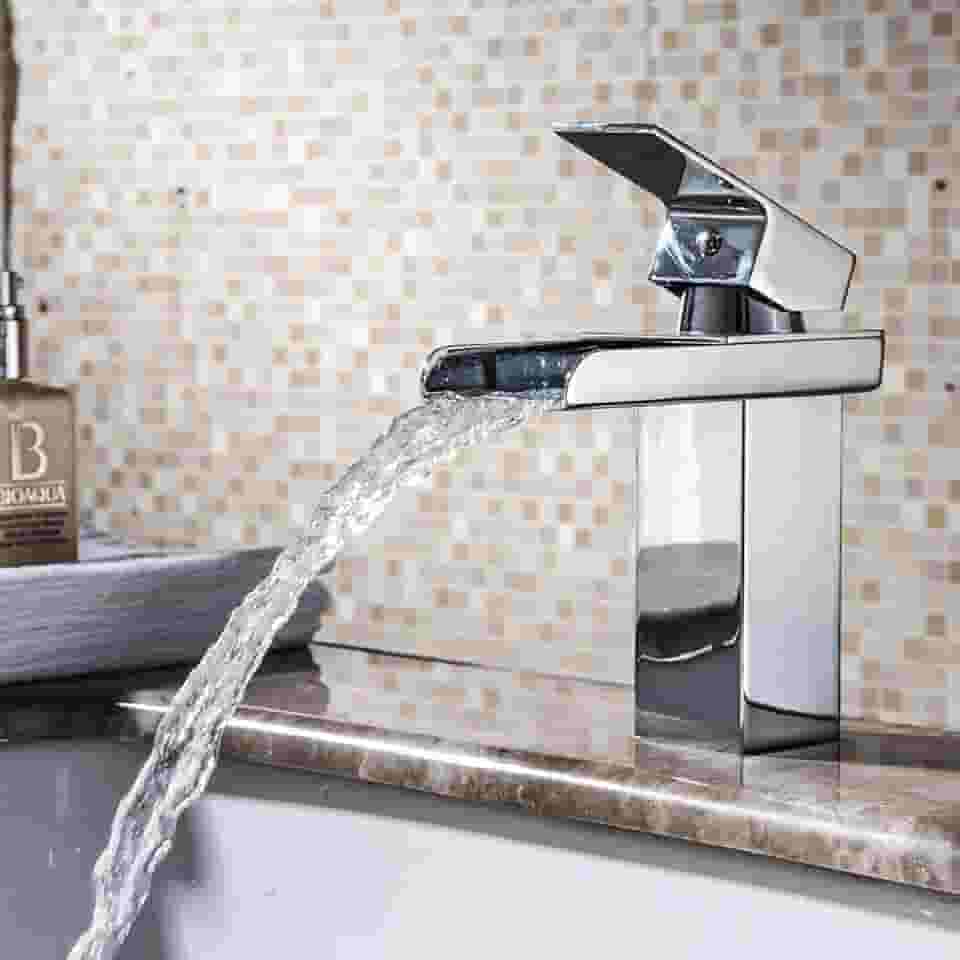 Torneira Monocomando Cromada Cascata Quadrada Baixa Calha