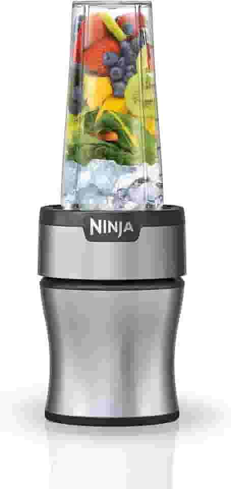 Ninja Liquidificador pessoal compacto BN301 Nutri-Blender, motor de 900 watts de pico, bebidas congeladas, vitaminas, molhos e mais, (3) copos de 590 g para viagem, (2) tampas de bico (1) tampa de