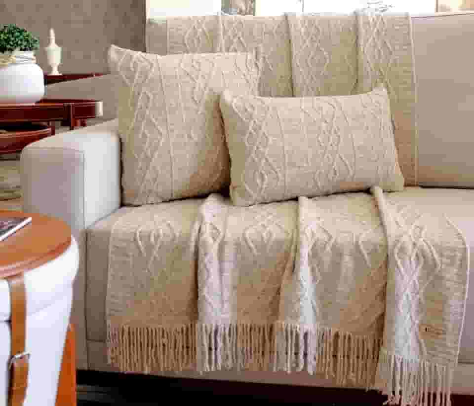 KIT MANTA SOFA TRICO CARMEN 150X90cm + 2 CAPAS DE ALMOFADA 45x45cm Cor:linho papiro