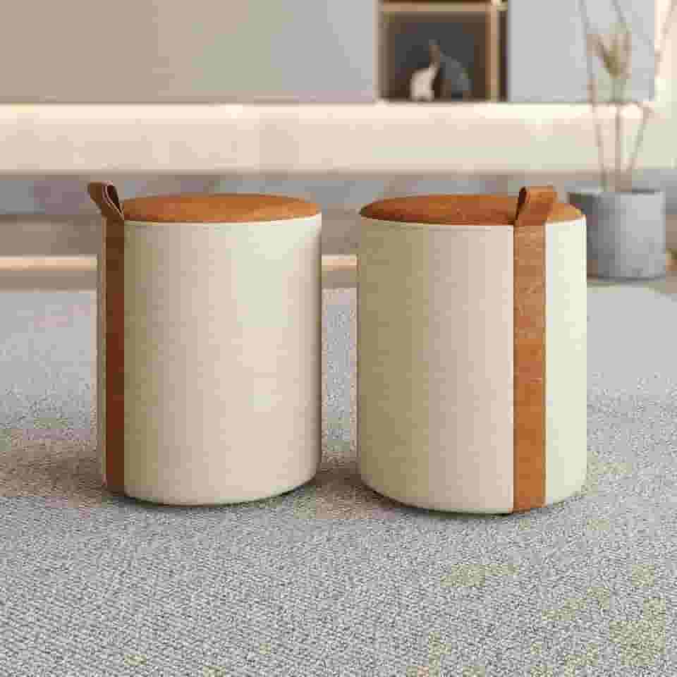 KIT 2 PUFF Banco Closet em Linho BEGE ASSENTO e ALÇA em COURO CARAMELO. PUFF ZEUS