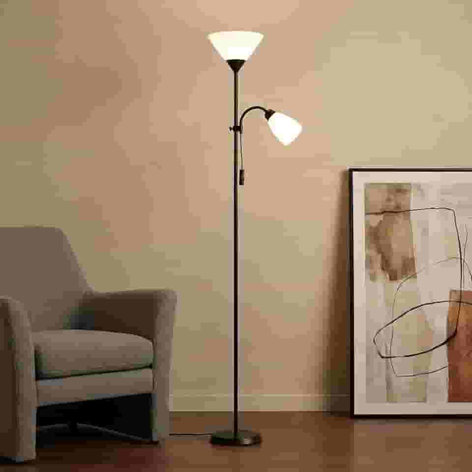 Luminária de Chão com Abajur Duplo Articulado para Leitura – Design Moderno, Base Metálica Estável, Soquete E27 Bivolt – Ideal para Quarto, Sala e Escritório (PRETO)