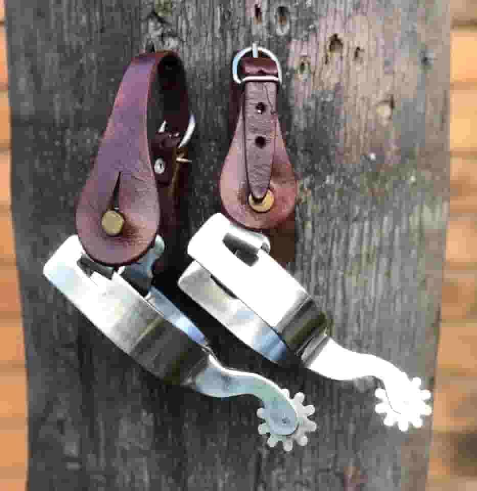 Espora quarto de milha inox + correia em couro