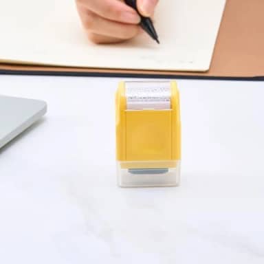 Carimbo comercial autotintado, design quadrado, amarelo e transparente