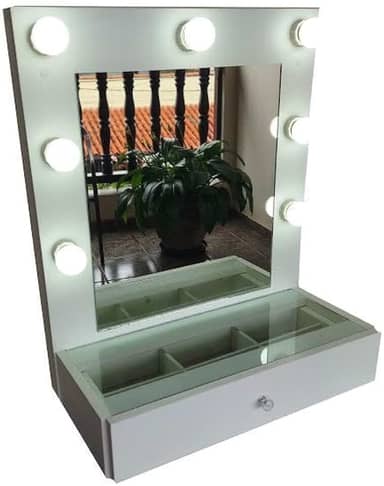 Penteadeira Maggie para Maquiagem e Joias Suspensa com Espelho e Kit Luz 7 Bocais Camarim 100% MDF (Branca)