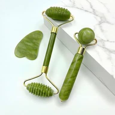 Rolo de jade e Gua Sha para rosto - kit 3 em 1 com ferramenta massageadora facial, rolo de cuidados com a pele para rugas e levantamento, melhora o inchaço