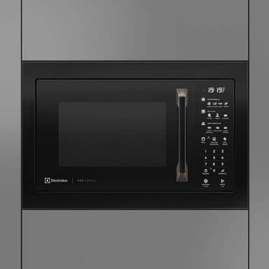 Micro-ondas de Embutir Electrolux Preto com Grill Pro Series 127v MV43T
