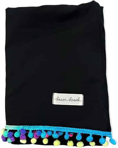 Canga de Praia lisa preta com pompom colorido