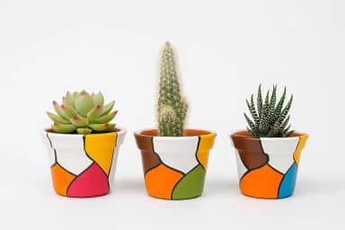 Kit 3 Vasos de Cerâmica Pintados à Mão – Design Abstrato Colorido para Suculentas e Cactos