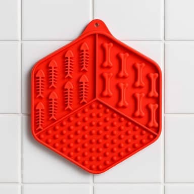 Comedouro Tapete Lambedor de Alimentação Lenta para Cães e Gatos com Ventosas 3 Divisórias e Textura (VERMELHO)