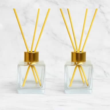 Difusor de Aromas Cubo, 100ml, Tampa Dourada com Varetas, Vidro Decorativo para Ambientes