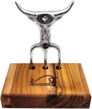 Garfo Tridente para Churrasco em Alumínio Fundido Polido, Perfeito para Preparar, Cortar e Servir Carnes com Precisão, Durabilidade e Estilo, Ideal para Churrasqueiros e Reuniões – WOODBULL.