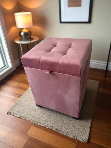 Puff Baú Siena, 36x36x47 cm, Veludo Rosa Claro, Assento Estofado com Armazenamento