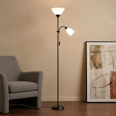 Luminária de Chão com Abajur Duplo Articulado para Leitura – Design Moderno, Base Metálica Estável, Soquete E27 Bivolt – Ideal para Quarto, Sala e Escritório (PRETO)