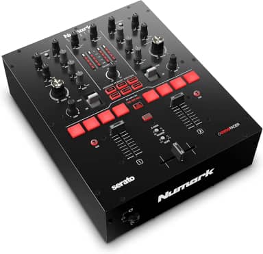 Numark Scratch Mixer DJ, Dois Canais Scratch para Serato DJ Pro, Crossfader Innofader, Licença DVS, 6 Seletores de Efeitos de Acesso Direto, Performance Pads, Qualidade de Som de 24 Bits