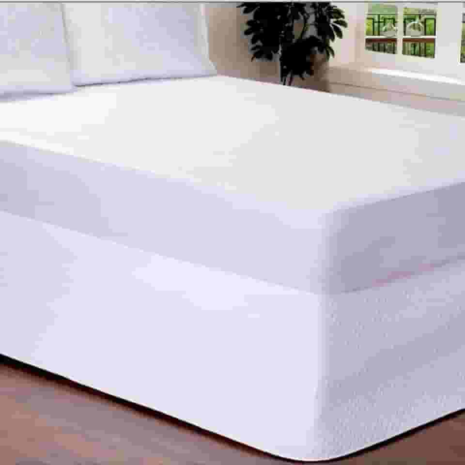 Saia para Cama Box Matelassada, Branca, Ajustável, Design Texturizado, Cobertura Total para Camas Solteiro, Viúva, Casal e Queen