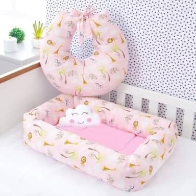 Ninho Redutor de Berço Quadrado com Almofada Nuvem, 70 x 45 cm, Algodão + Almofada para Amamentação, 58 x 55 cm (Safari Rosa)