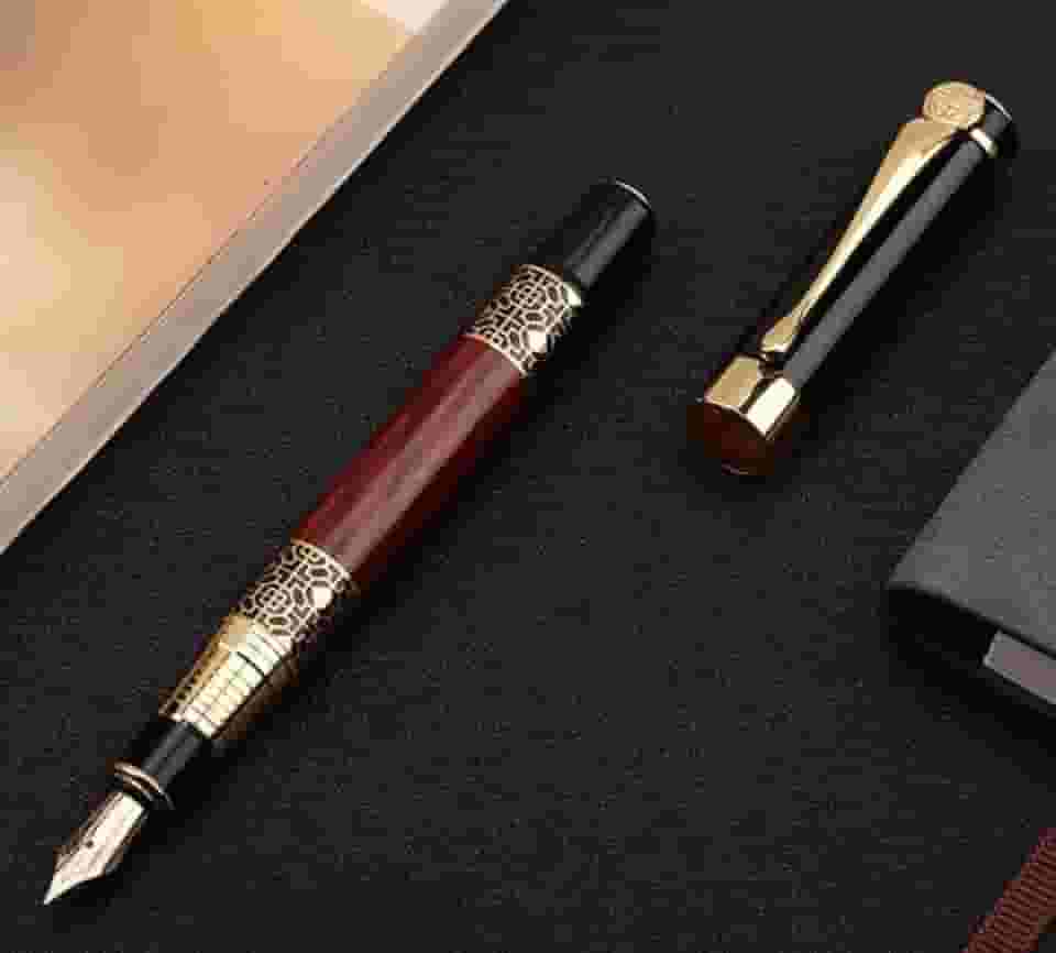 Caneta Tinteiro Luxo com Pena, Acabamento Dourado, Presente Elegante