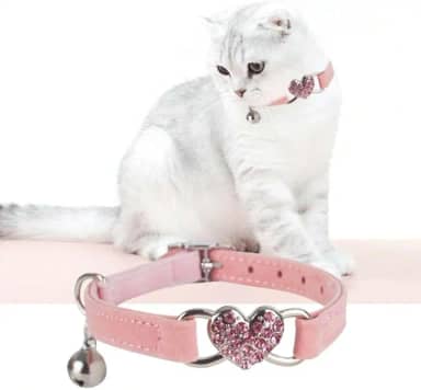 Coleira macia ajustável para animais de estimação com sino para cães pequenos, gatinhos e gatos adultos - um acessório aconchegante e elegante para seu amigo peludo