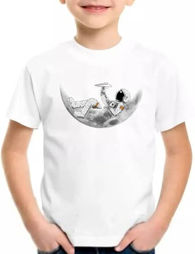 Camiseta infantil astronauta deitado na lua camisa espaço Cor:Branco;Tamanho:12