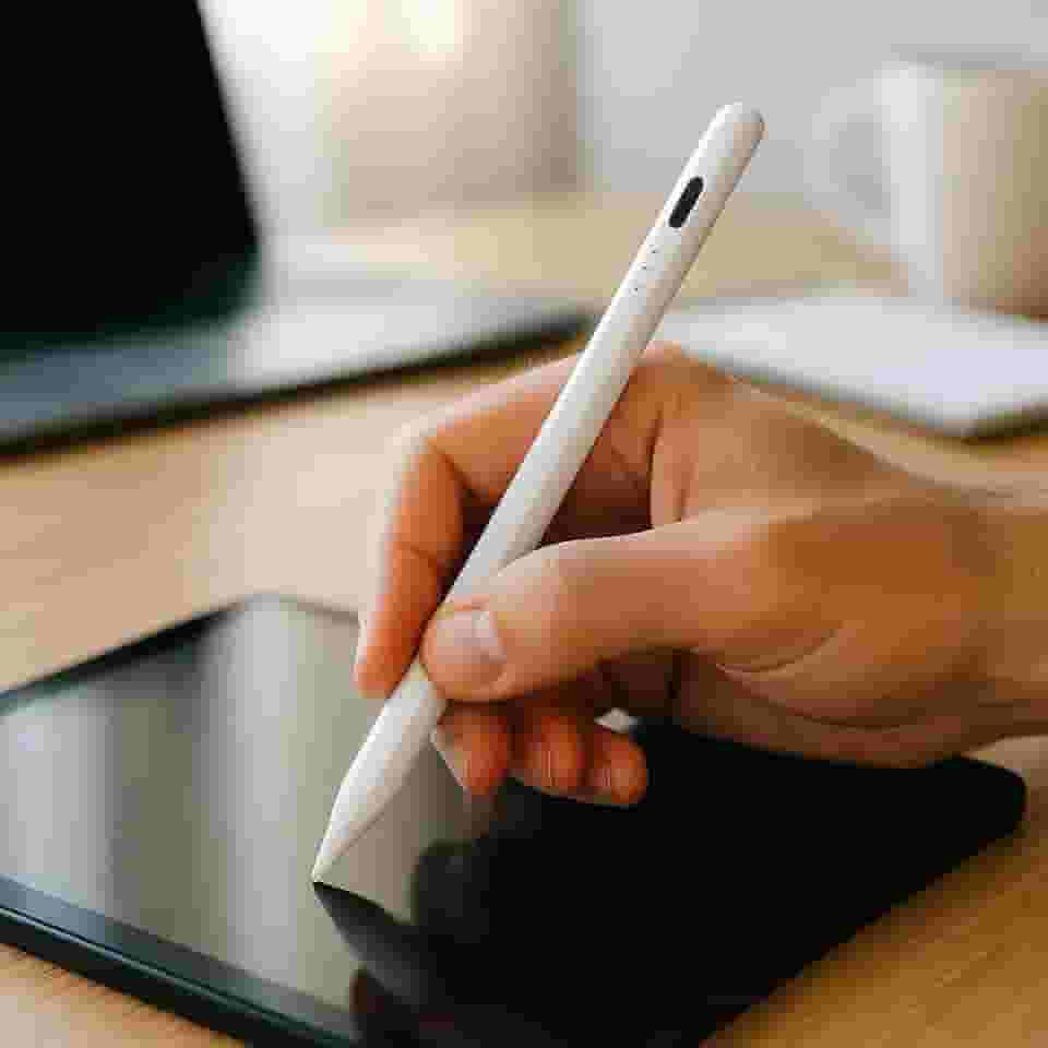 Caneta Touch Premium Stylus Para Ipad E Tablet, Smartphone, Alta Precisão, Ponta Fina, Bateria Recarregável, Marca VARENZIA