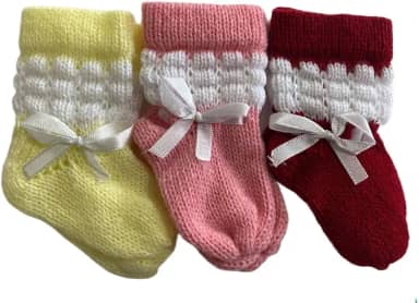 Sapato Sapatinho de Lã Tricot Tricô Bebê Rescém Nascido Maternidade cores sortidas Fita Cetim C/ 3 pares