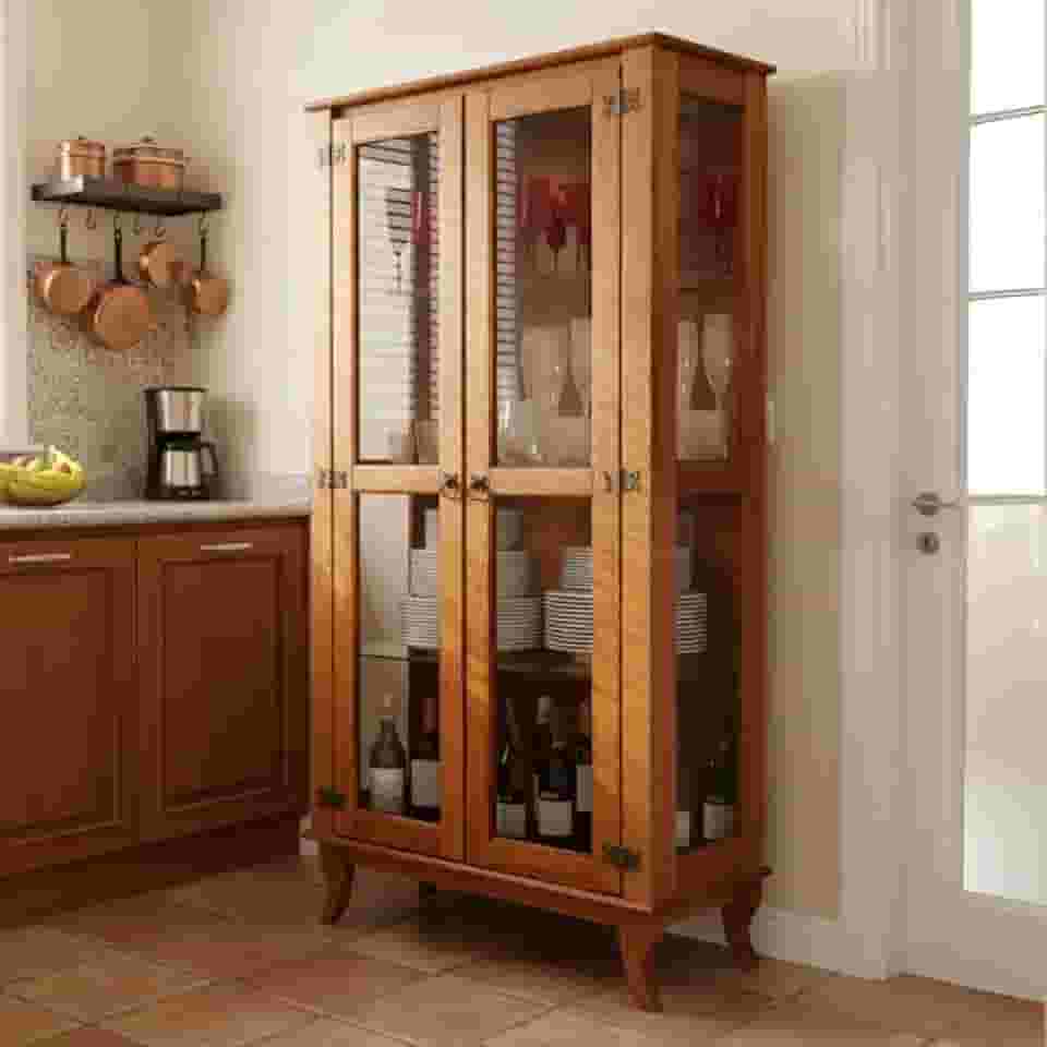 Cristaleira em madeira maciça com portas de vidro e prateleiras reforçadas, estilo colonial, perfeita para sala de jantar ou decoração sofisticada (Castanho)