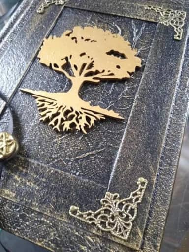 Grimório das Sombras Artesanal Árvore da Vida, Capa Couro com Detalhes Dourados, 120 Folhas sem Pauta, 15,5 x 22,5 cm, Livro para Anotações Místicas e Esotéricas