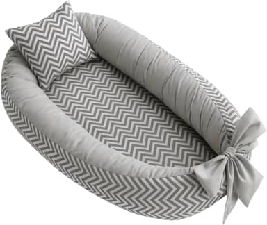 Ninho redutor de berço bebê percal 100% algodão + Almofada Anatomica Estampada Unissex (Chevron Cinza)