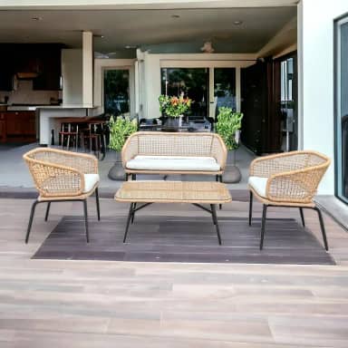 Conjunto de Área Externa Sorrento – 1 Sofá, 2 Poltronas e 1 Mesa em Ratan