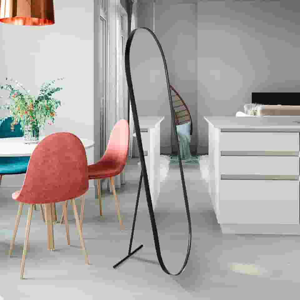 Espelho Orgânico Pílula 150x50 Estilo Pinterest com Suporte de Chão Moldura em Couro Gelo para Quarto Sala Banheiro