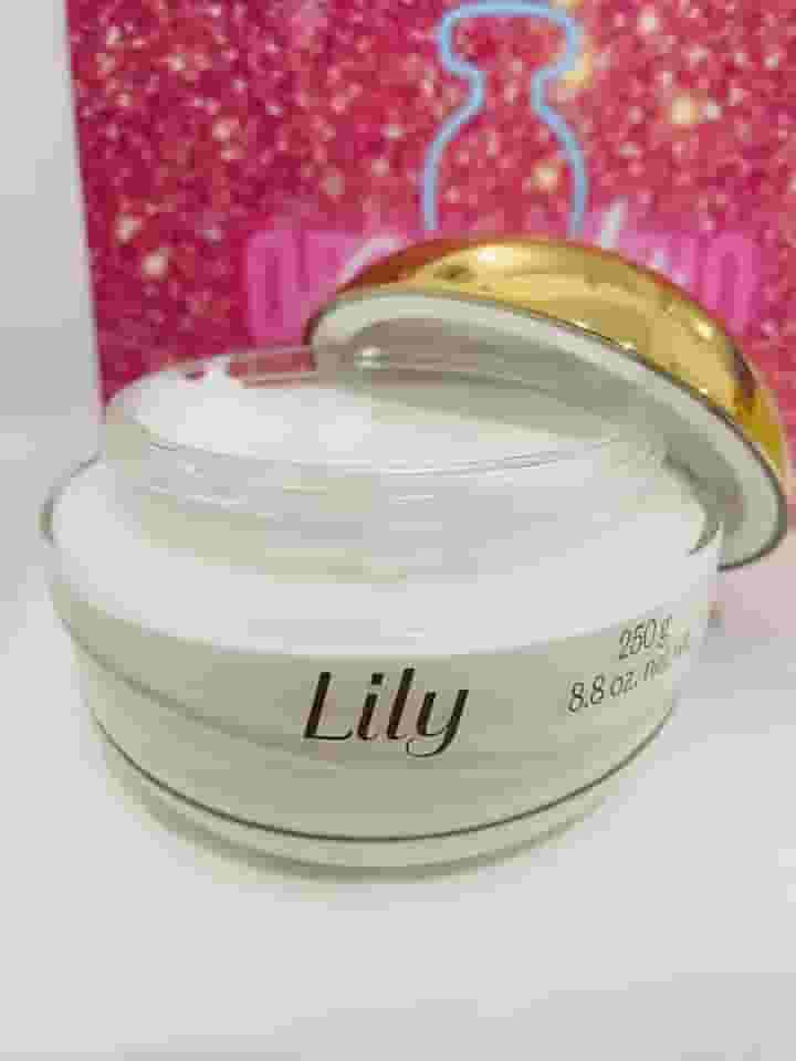 O BOTICARIO LILY CREME ACETINADO HIDRATANTE CORPORAL 250g