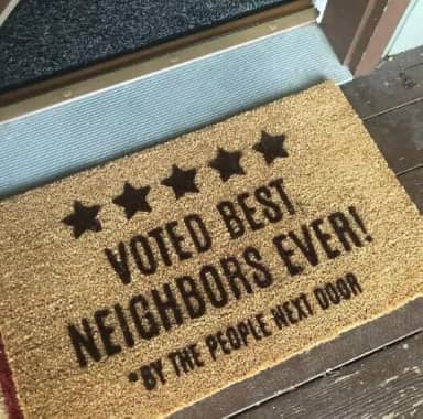 Voted Best Neighbors Ever 5-Star Review Capacho engraçado presente de vizinhos tapete de boas-vindas tapete de porta de bairro presente de inauguração de casa de banho capacho de casa de banho 50 x 81