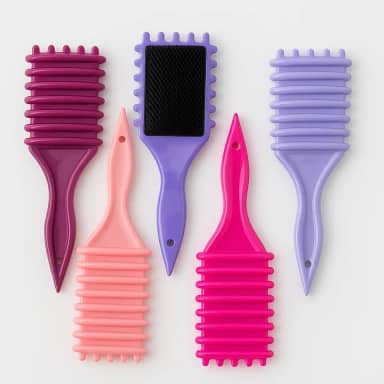 Escova de Fitagem para Cabelos Cacheados – Cerdas Super Macias e Flexíveis – Desembaraço Suave Sem Quebrar os Fios – Cores SORTIDAS.