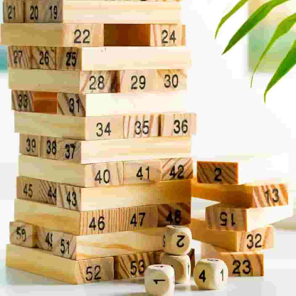 Brinquedo Torre Numérica de Blocos Empilháveis de Madeira, 54 Peças com 4 Dados Tamanho Pequeno Jogo em Família Presente Educativo Torre De Equilíbrio
