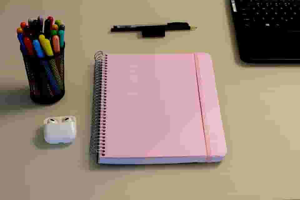 Caderno Universitário Cos 10x1 200 Folhas Pautado Rosa Confetti