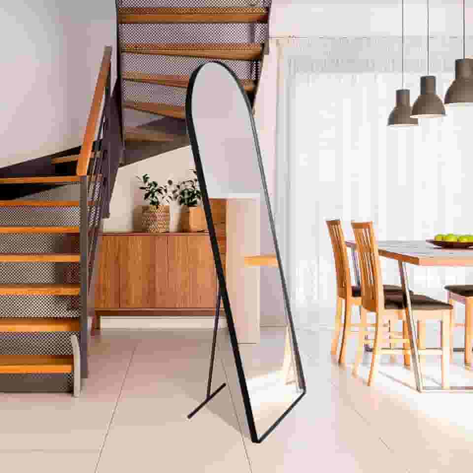 Espelho Decorativo Vitral com Suporte de Chão Estilo Moderno para Sala Quarto ou Hall – 150x50cm (Caramelo)