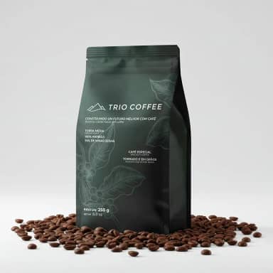 Café Especial TRIO COFFEE em Grãos 250g | 100% Arábica | Torra Média | Origem Própria | Equilíbrio e Sustentabilidade