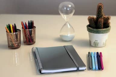 Caderno Escolar 1/4 96 Folhas Cinza Confetti