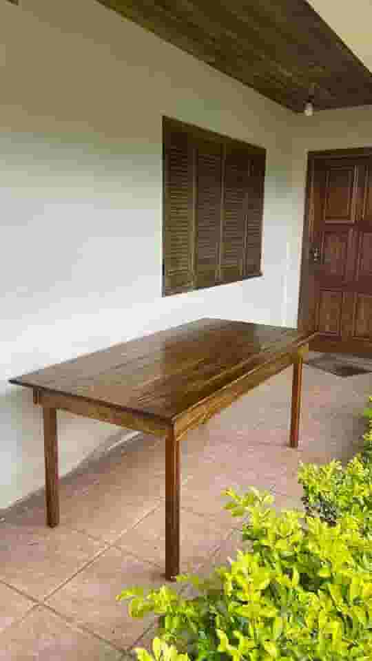 Mesa de Jantar Rústica em Madeira Maciça, Acabamento em Nogueira, 180 x 80 cm