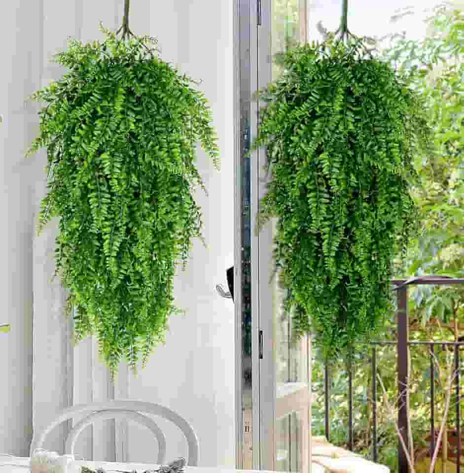 2 peças de plantas falsas penduradas de 75 cm, samambaias artificiais para ambientes externos, samambaias falsas de plástico resistentes a UV para decoração de festas de casamento e festas de