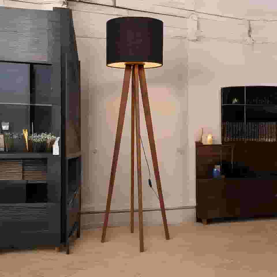 D+MOB Luminária de Chão Madri 4 Pés Madeira com Cúpula Tecido 158cm Design Moderno (Preto)