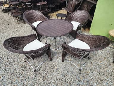 Jogo 1 Mesa 4 Cadeiras Área Externa Alumínio e Fibra